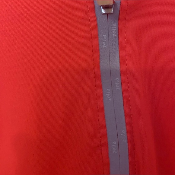 LIKE NEW Zella Half Zip Lightweight Athletic Pullover Top With Thumb Holes - Picture 9 of 12